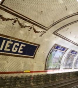 Photo de l'arrêt de métro « Liège » à Paris qui représente l'adresse de La Mobilery à Paris